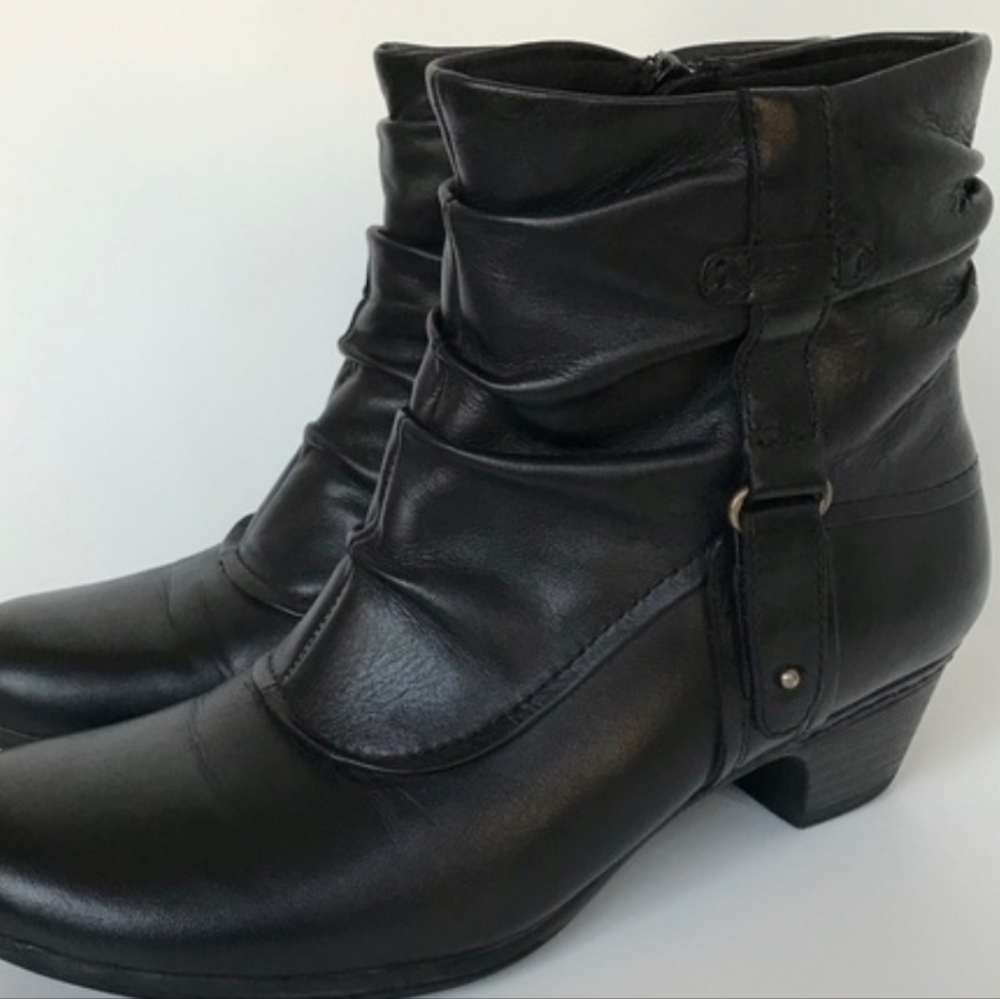 Cobb Hill Alexandra Black Leather Ankle Boot - Picture 3 of 6